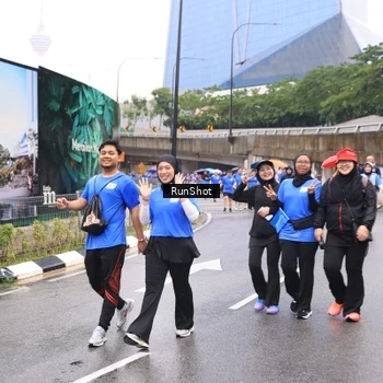 Runner Photo 7960984