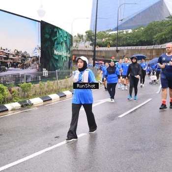 Runner Photo 7961020