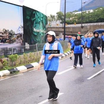 Runner Photo 7961022