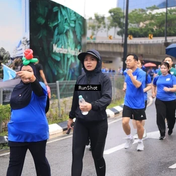 Runner Photo 7961059
