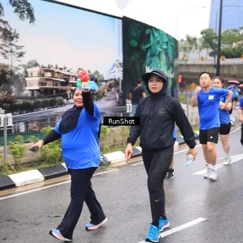 Runner Photo 7961065