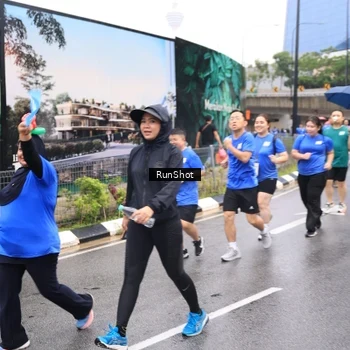 Runner Photo 7961070