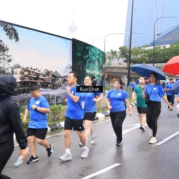 Runner Photo 7961075
