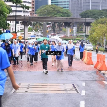 Runner Photo 7962425