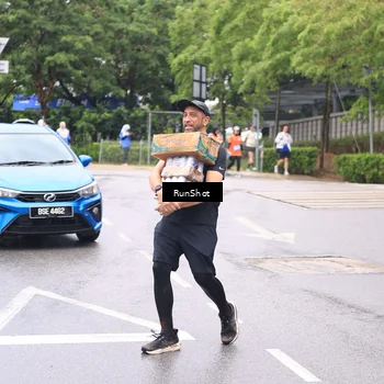 Runner Photo 7963089