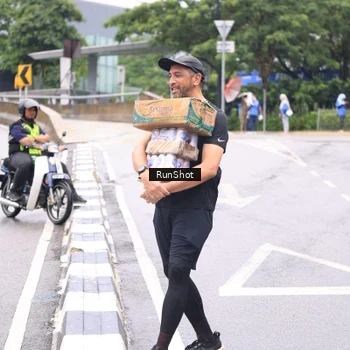 Runner Photo 7963123