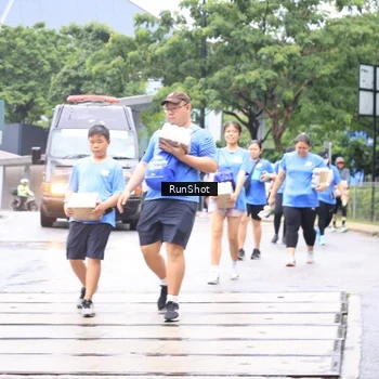 Runner Photo 7963342