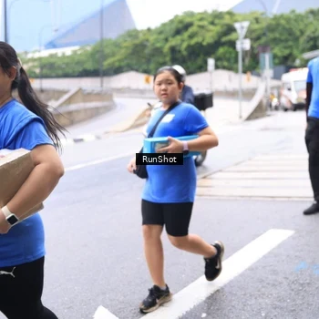 Runner Photo 7963383