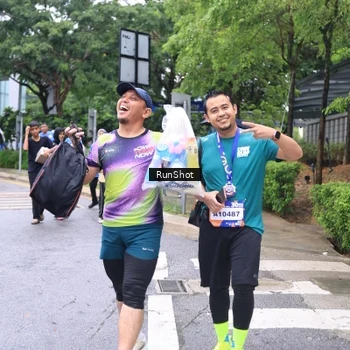 Runner Photo 7963554