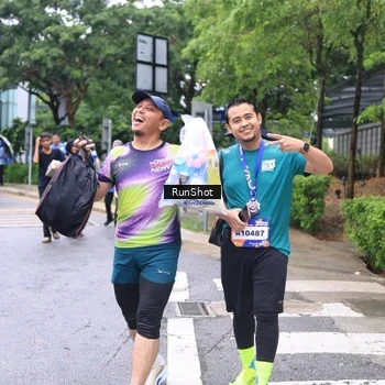 Runner Photo 7963556