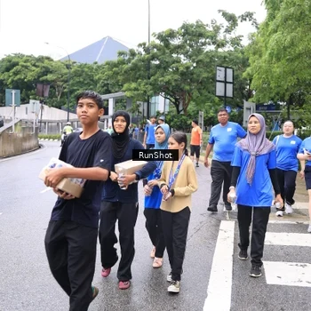 Runner Photo 7963584