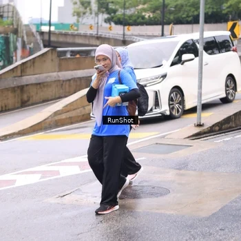Runner Photo 7963725