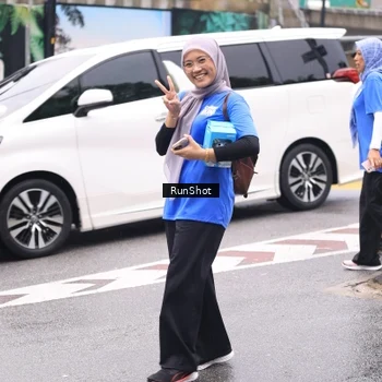 Runner Photo 7963731