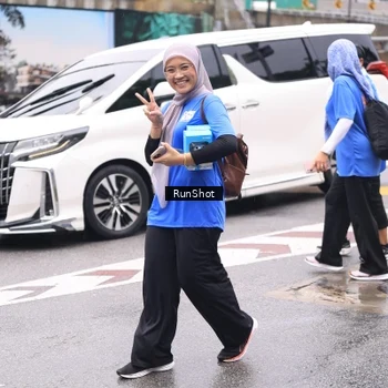 Runner Photo 7963733