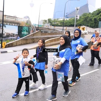 Runner Photo 7963843