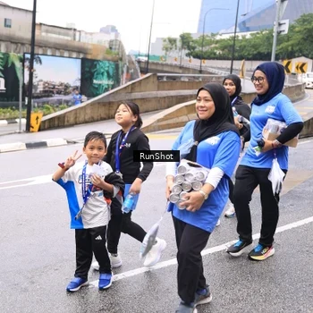 Runner Photo 7963849