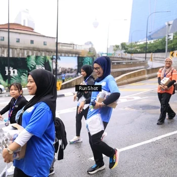 Runner Photo 7963857