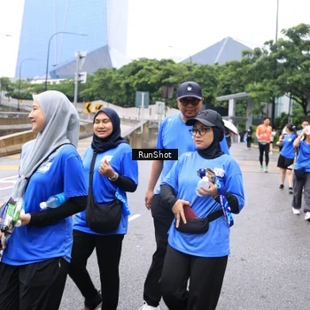 Runner Photo 7963958