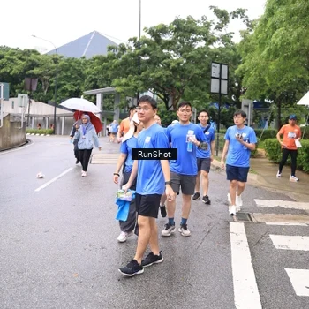 Runner Photo 7964000