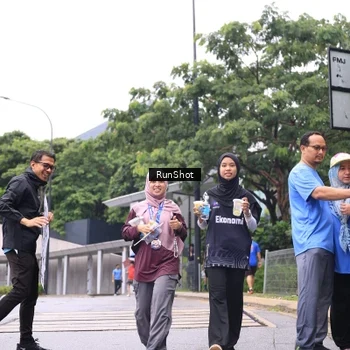 Runner Photo 7964136