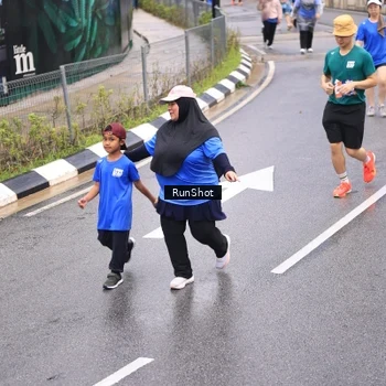 Runner Photo 7964310