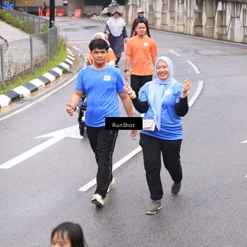 Runner Photo 7964602