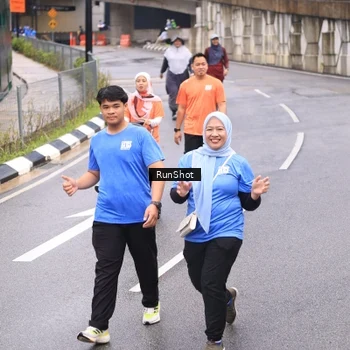 Runner Photo 7964604