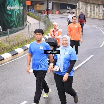 Runner Photo 7964634