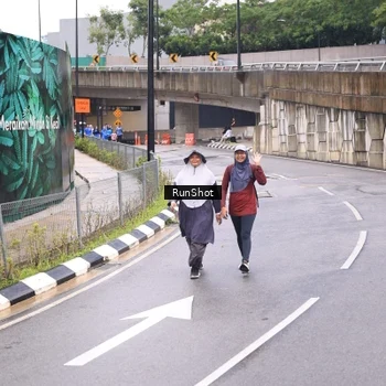 Runner Photo 7964636