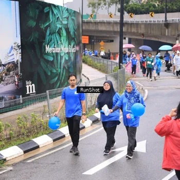 Runner Photo 7964657