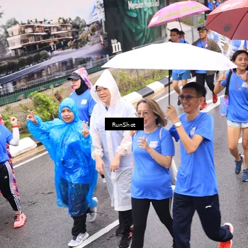 Runner Photo 7964738