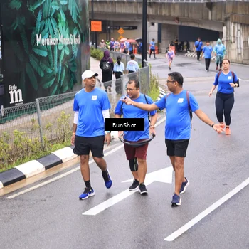 Runner Photo 7964923