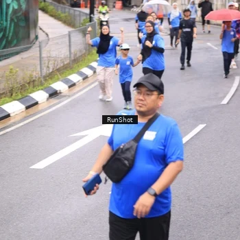 Runner Photo 7965019