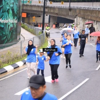 Runner Photo 7965020