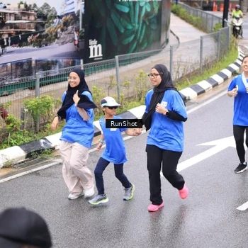 Runner Photo 7965037
