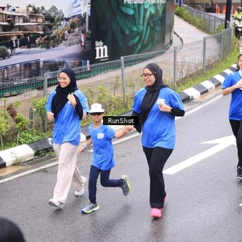 Runner Photo 7965040