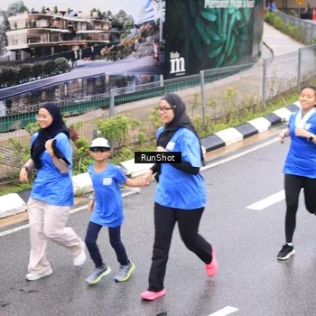 Runner Photo 7965049