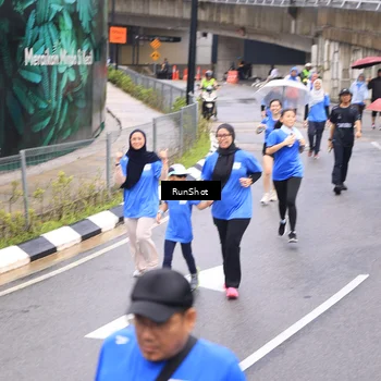 Runner Photo 7965050