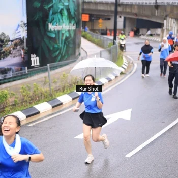 Runner Photo 7965064