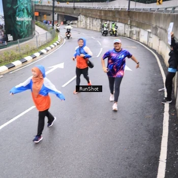 Runner Photo 7965229