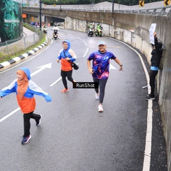 Runner Photo 7965231
