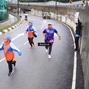 Runner Photo 7965235