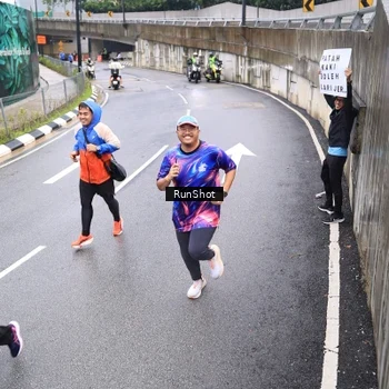 Runner Photo 7965238