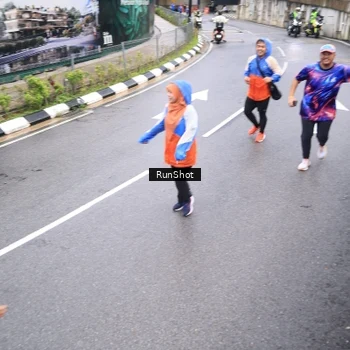 Runner Photo 7965250