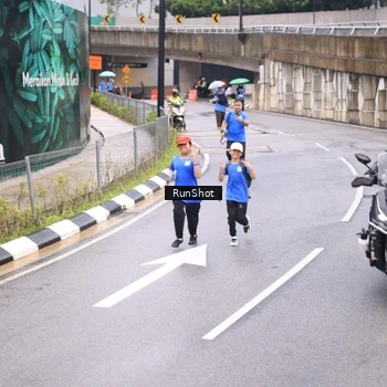 Runner Photo 7965293