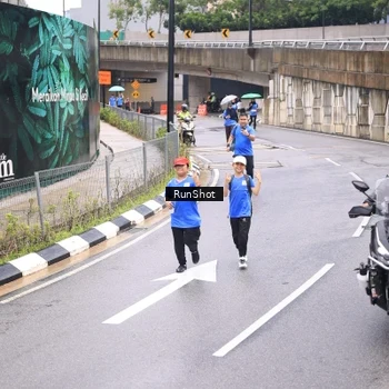 Runner Photo 7965298
