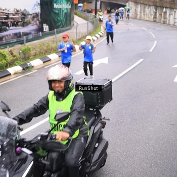 Runner Photo 7965330