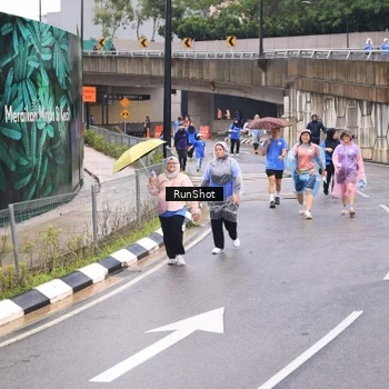 Runner Photo 7965331