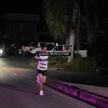 Runner Photo 7967104
