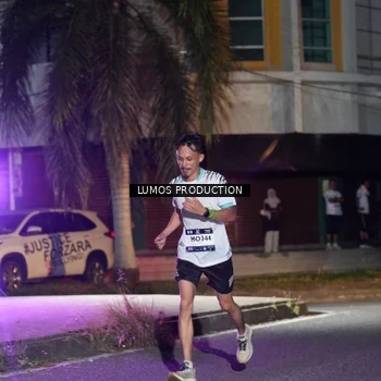 Runner Photo 7971010